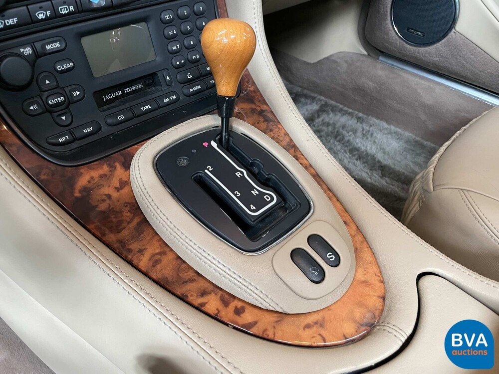 Daimler Super V8 Lang 370PS 2001.