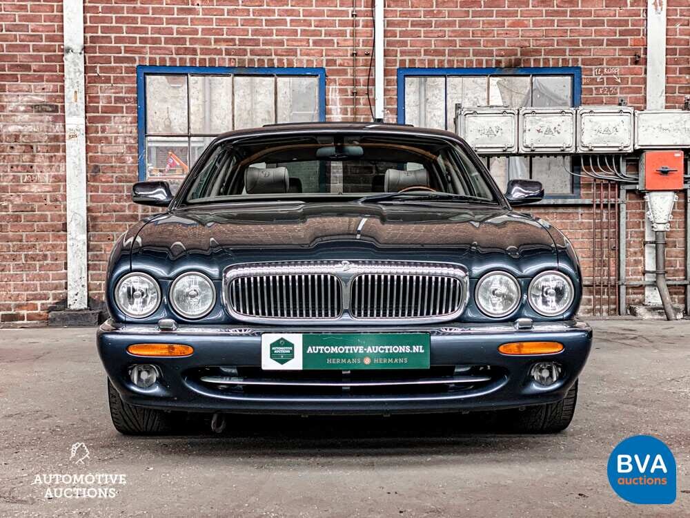 Daimler Super V8 Lang 370PS 2001.