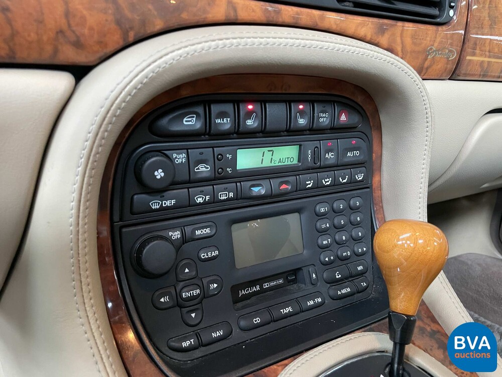 Daimler Super V8 Lang 370PS 2001.