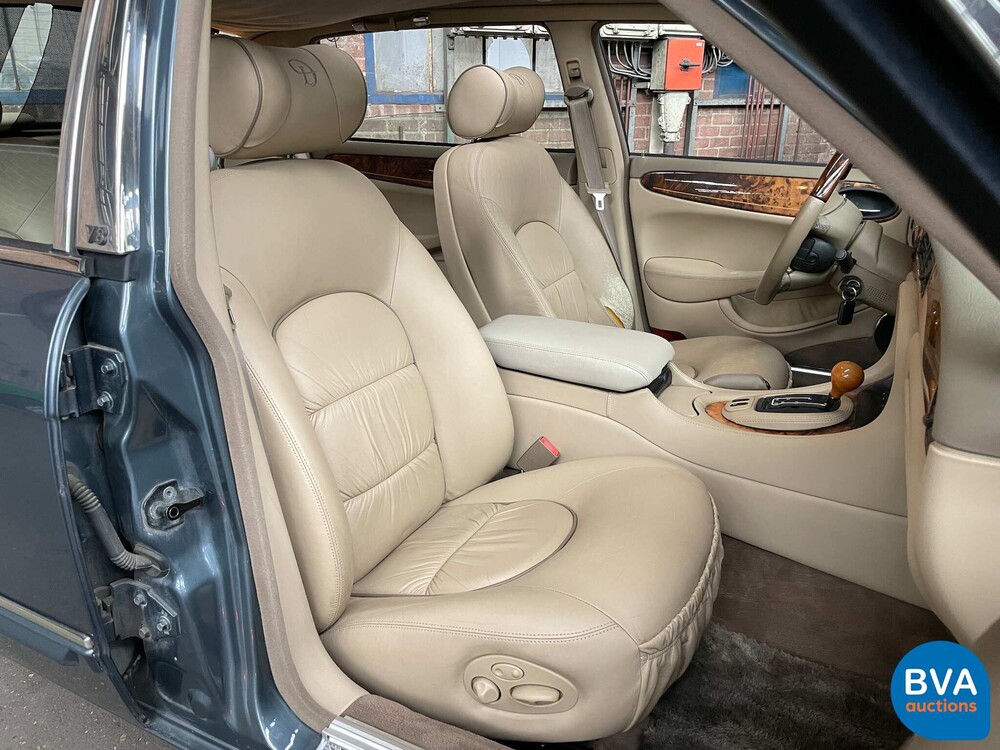 Daimler Super V8 Lang 370PS 2001.