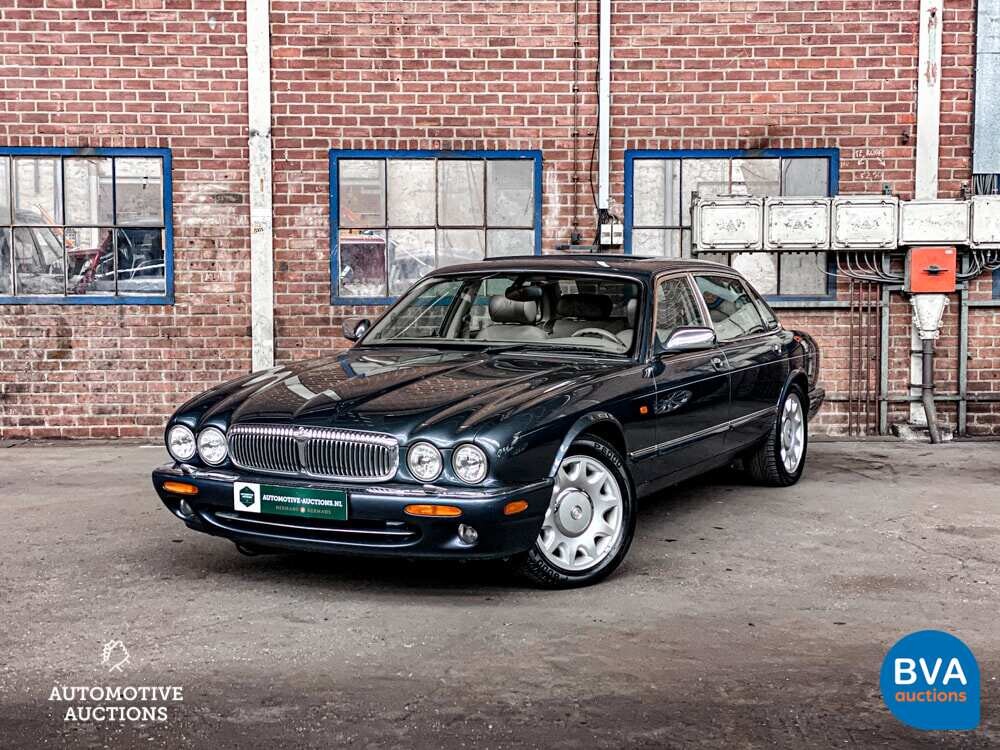 Daimler Super V8 Lang 370PS 2001.