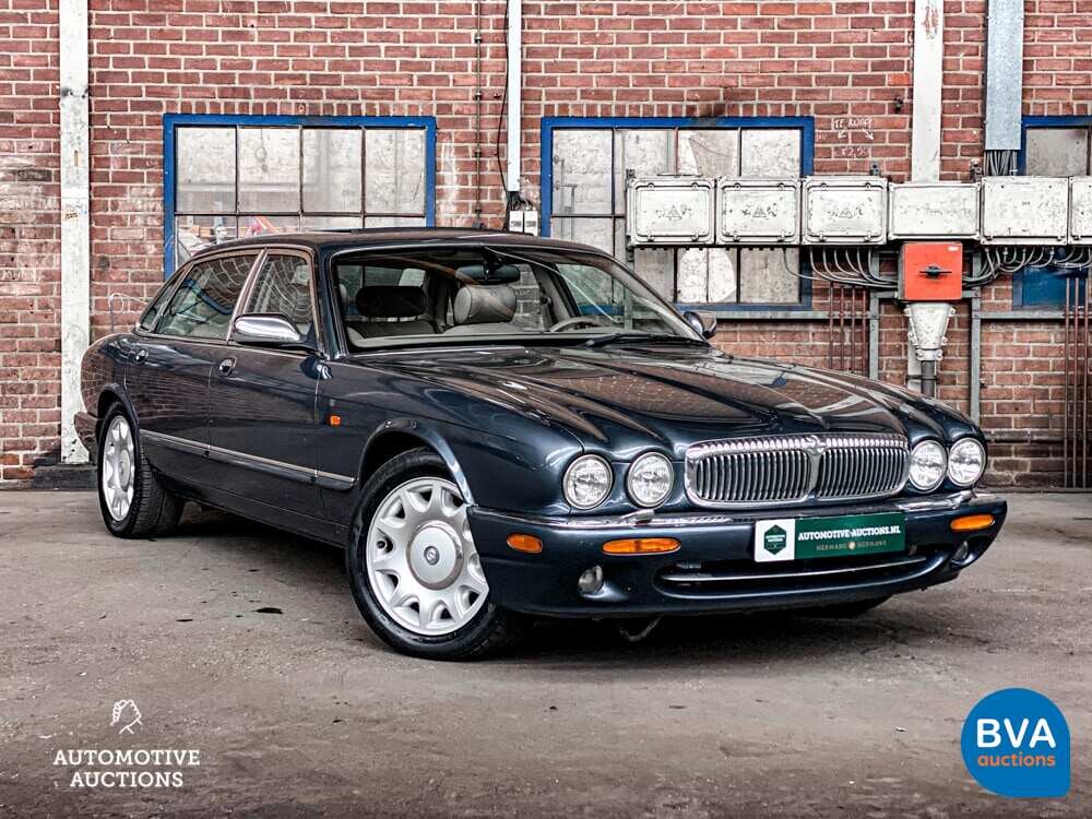 Daimler Super V8 Lang 370PS 2001.