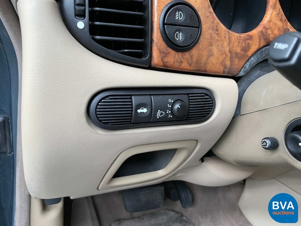 Daimler Super V8 Lang 370PS 2001.