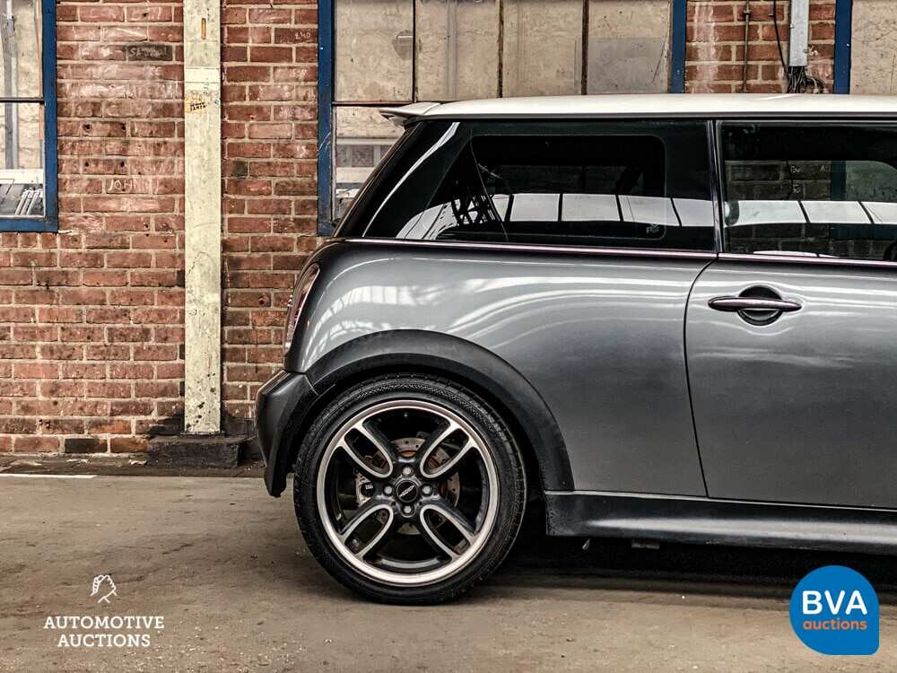 Mini Cooper S1.6 163 PS Rennstreckenwagen von 2003, 9-SBP-43.