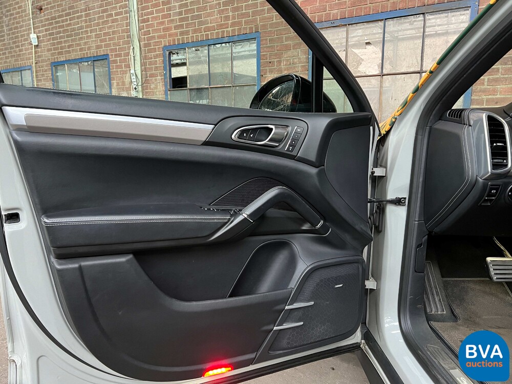 Porsche Cayenne S4.8 Sportchrono 400 PS 2013, JP-842-T.