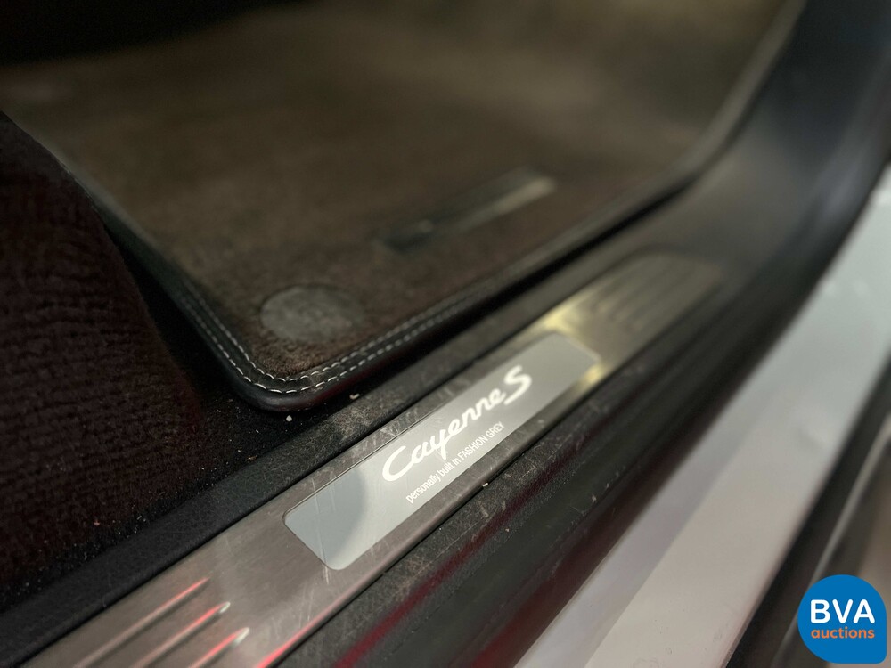 Porsche Cayenne S4.8 Sportchrono 400 PS 2013, JP-842-T.