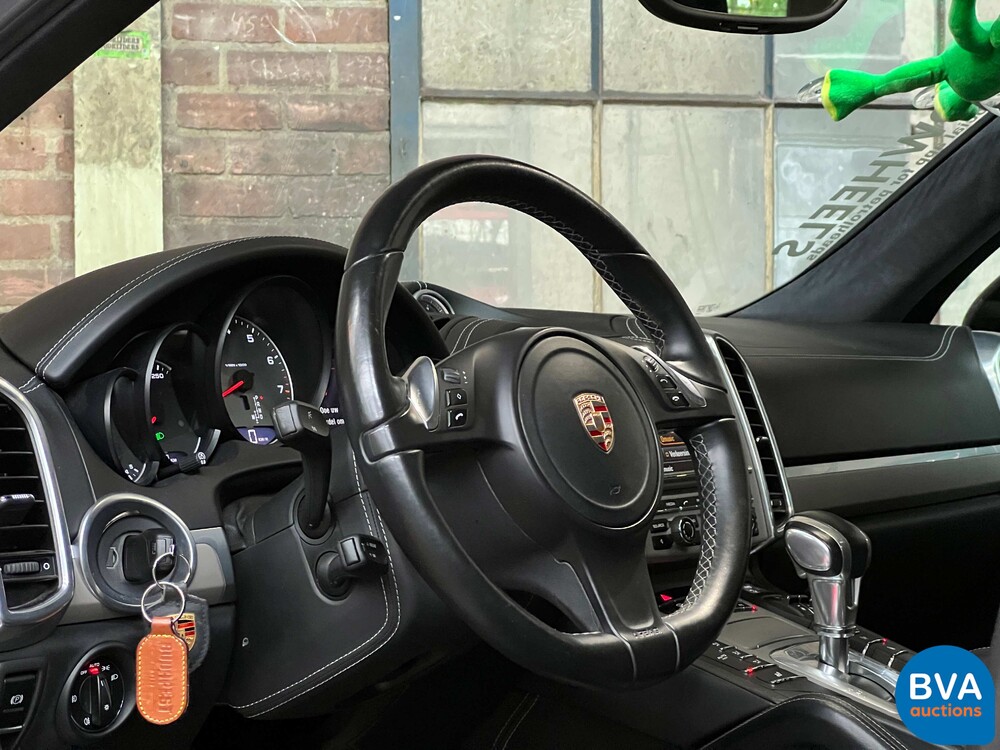Porsche Cayenne S4.8 Sportchrono 400 PS 2013, JP-842-T.
