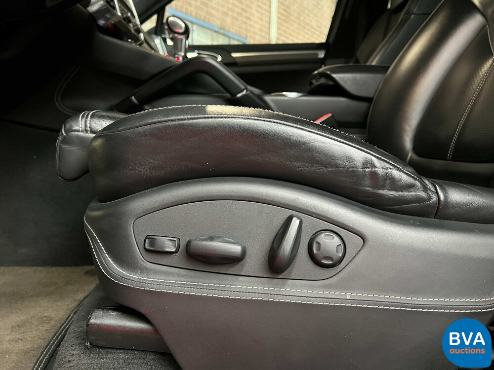 Porsche Cayenne S4.8 Sportchrono 400 PS 2013, JP-842-T.