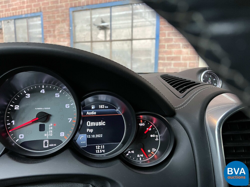 Porsche Cayenne S4.8 Sportchrono 400 PS 2013, JP-842-T.