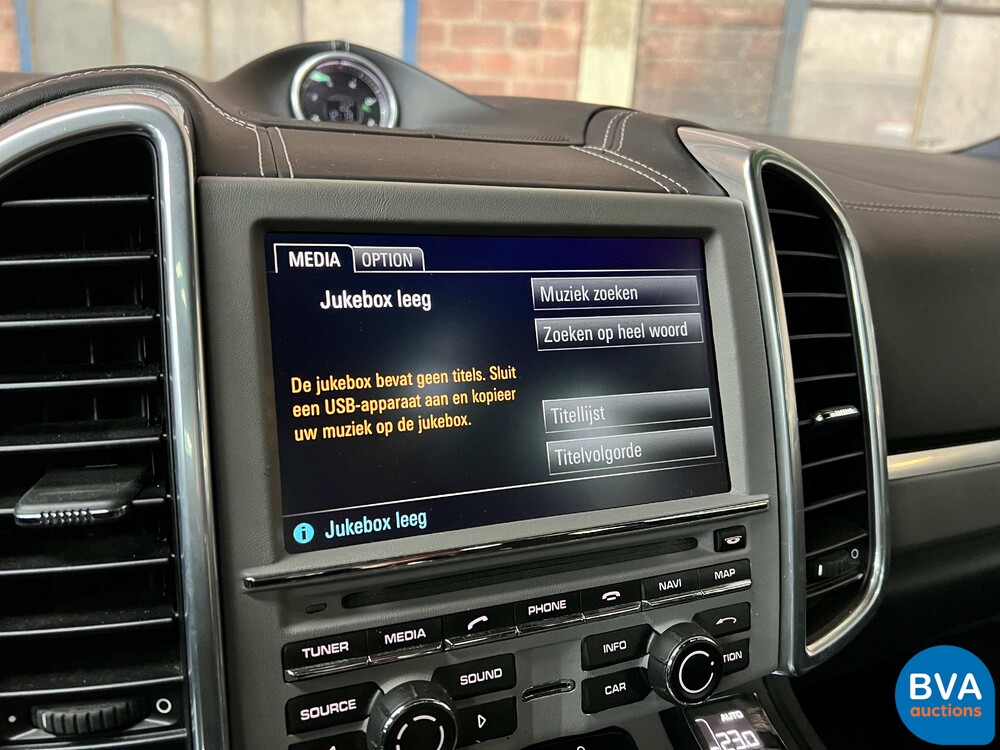 Porsche Cayenne S4.8 Sportchrono 400 PS 2013, JP-842-T.
