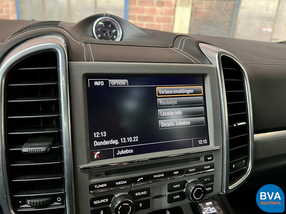 Porsche Cayenne S4.8 Sportchrono 400 PS 2013, JP-842-T.