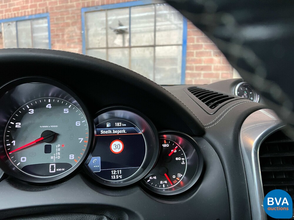 Porsche Cayenne S4.8 Sportchrono 400 PS 2013, JP-842-T.