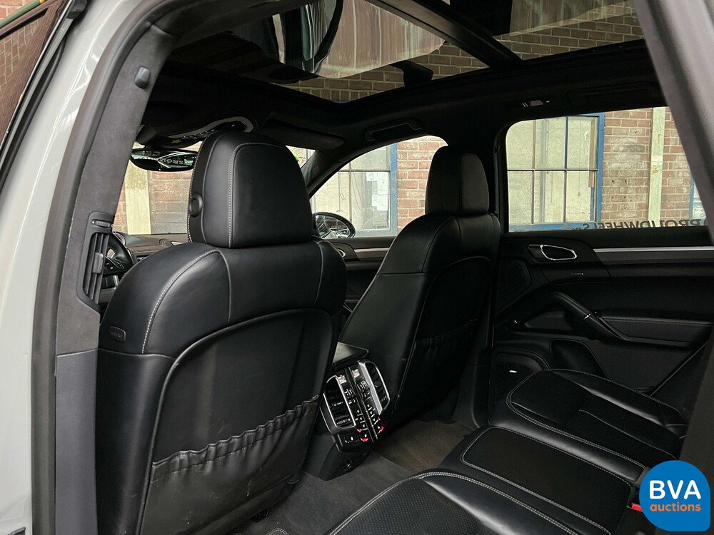 Porsche Cayenne S4.8 Sportchrono 400 PS 2013, JP-842-T.