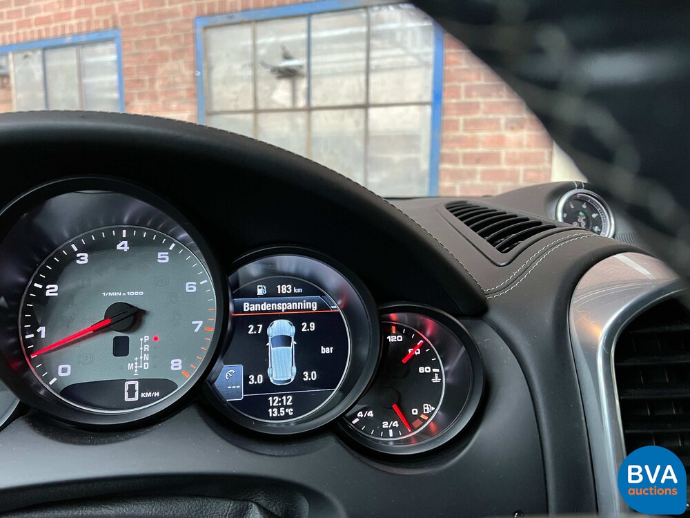 Porsche Cayenne S4.8 Sportchrono 400 PS 2013, JP-842-T.