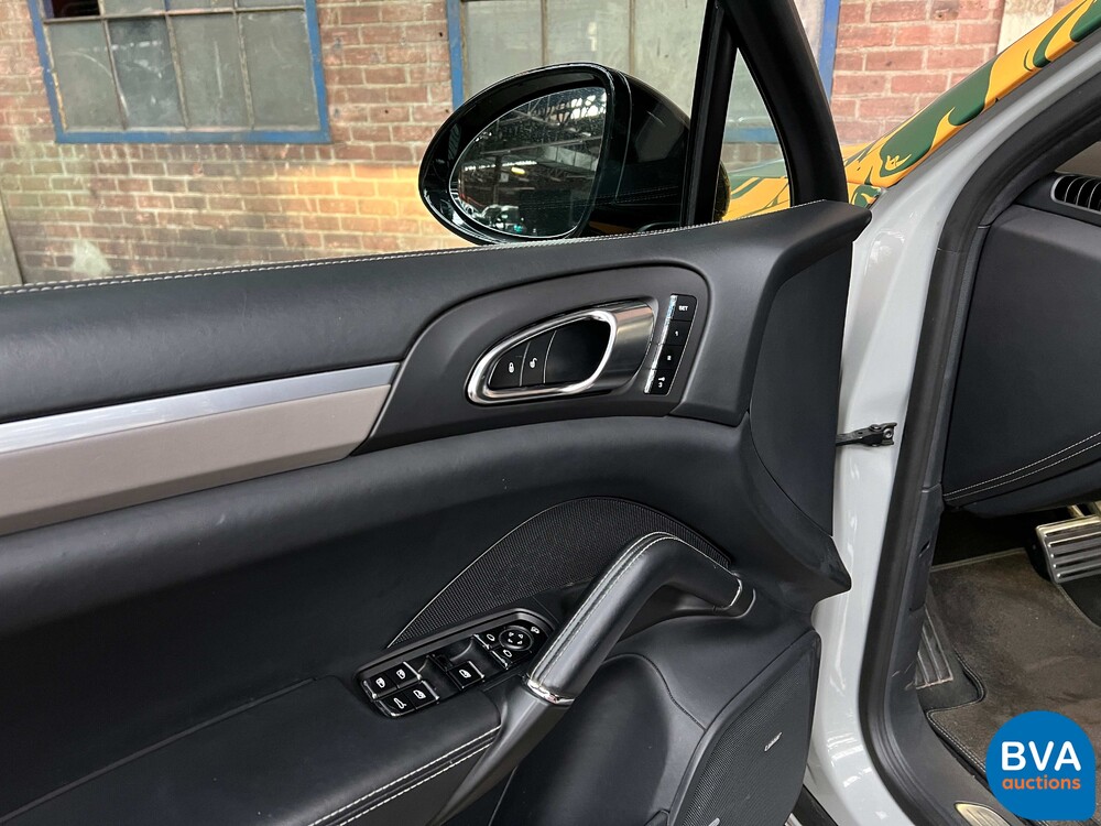 Porsche Cayenne S4.8 Sportchrono 400 PS 2013, JP-842-T.