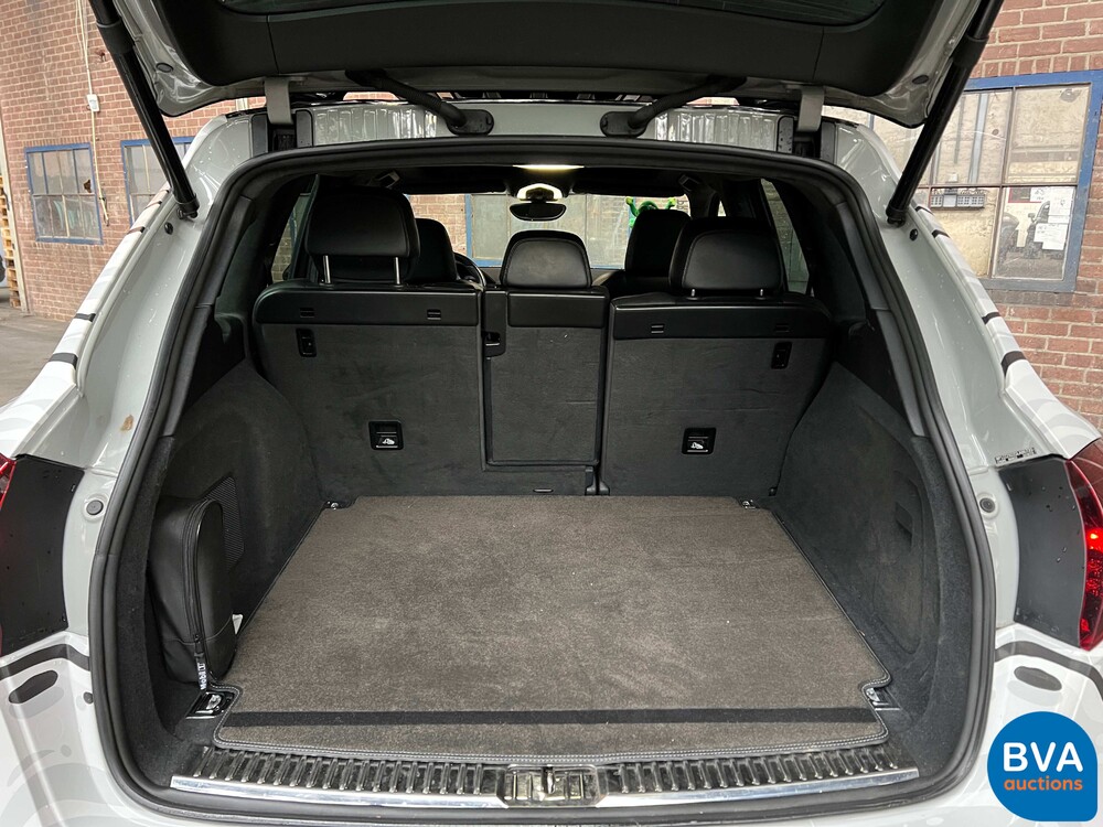 Porsche Cayenne S4.8 Sportchrono 400 PS 2013, JP-842-T.