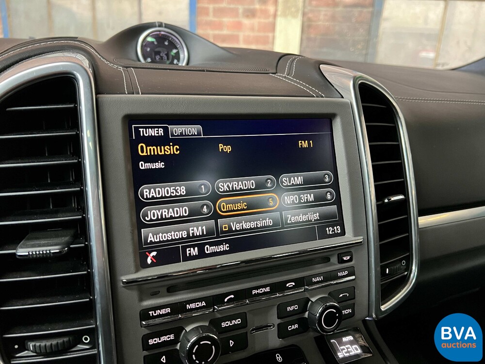 Porsche Cayenne S4.8 Sportchrono 400 PS 2013, JP-842-T.