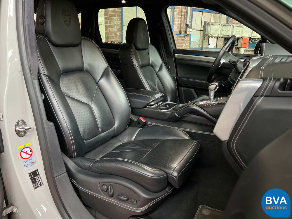 Porsche Cayenne S4.8 Sportchrono 400 PS 2013, JP-842-T.