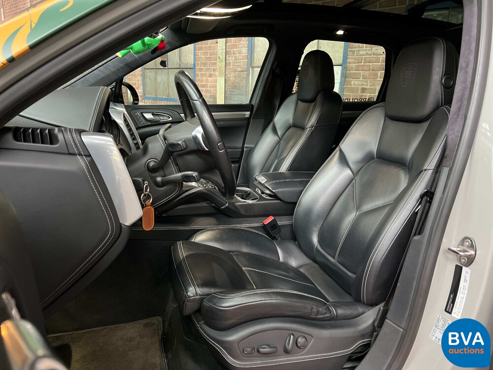 Porsche Cayenne S4.8 Sportchrono 400 PS 2013, JP-842-T.