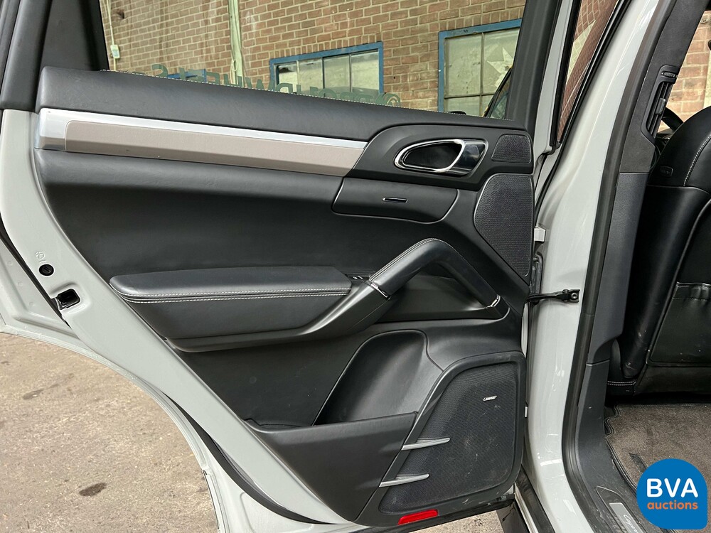 Porsche Cayenne S4.8 Sportchrono 400 PS 2013, JP-842-T.