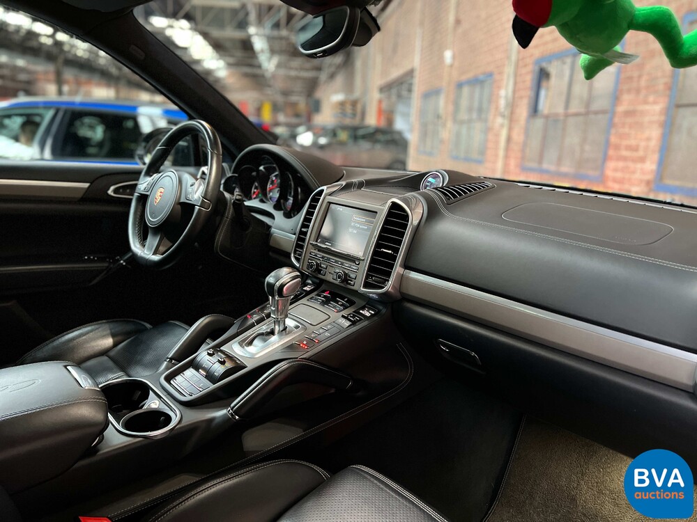 Porsche Cayenne S4.8 Sportchrono 400 PS 2013, JP-842-T.