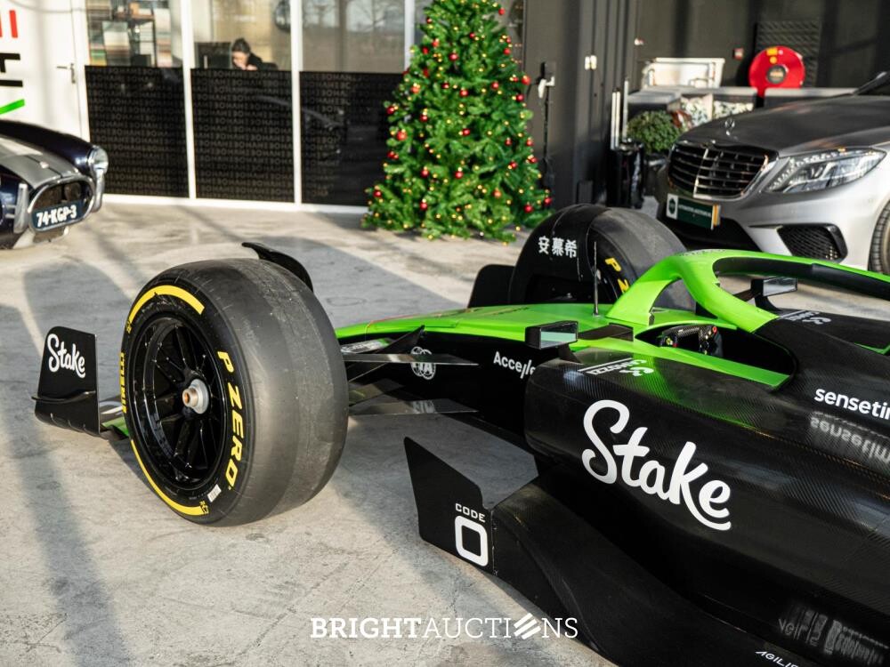 Stake F1 Team KICK Sauber Showcar 1:1 Scale