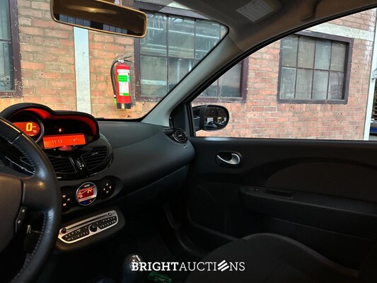 Renault Twingo 1.2 75pk Dynamique 2012, 36-TRP-6
