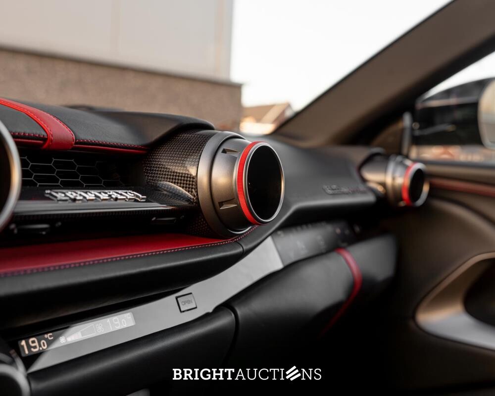 Ferrari 812 Superfast 6.5 V12 HELE 796pk -CARBON- 2022 (GARANTIE)