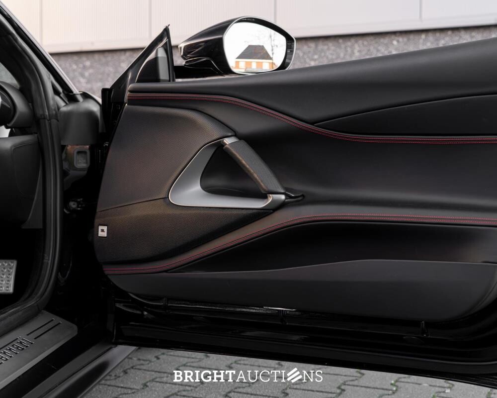 Ferrari 812 Superfast 6.5 V12 HELE 796pk -CARBON- 2022 (GARANTIE)