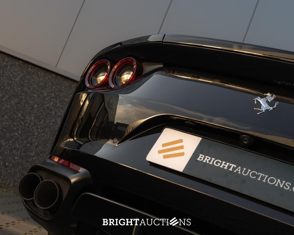 Ferrari 812 Superfast 6.5 V12 HELE 796pk -CARBON- 2022 (GARANTIE)