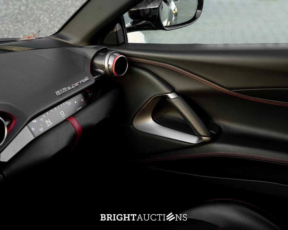 Ferrari 812 Superfast 6.5 V12 HELE 796pk -CARBON- 2022 (GARANTIE)
