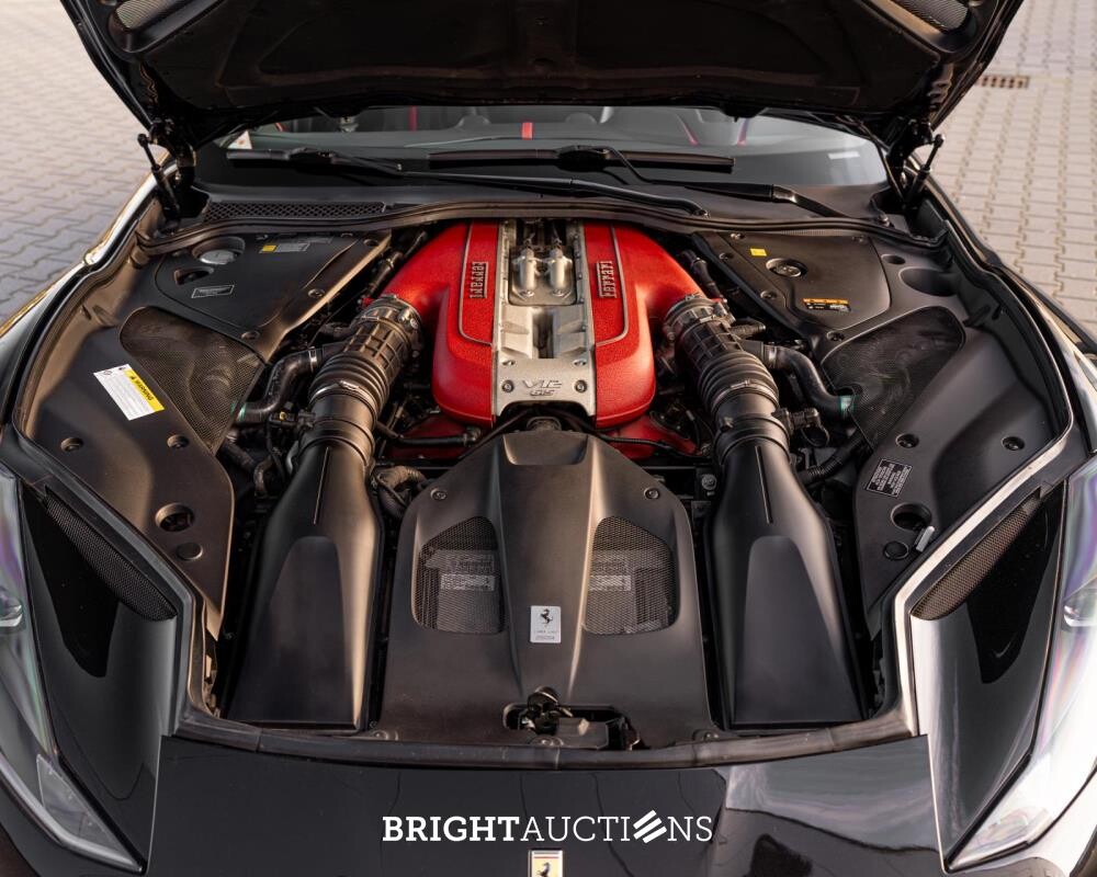 Ferrari 812 Superfast 6.5 V12 HELE 796pk -CARBON- 2022 (GARANTIE)