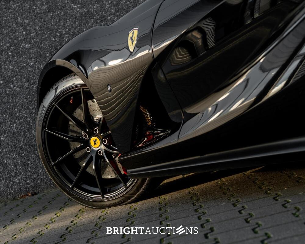 Ferrari 812 Superfast 6.5 V12 HELE 796pk -CARBON- 2022 (GARANTIE)