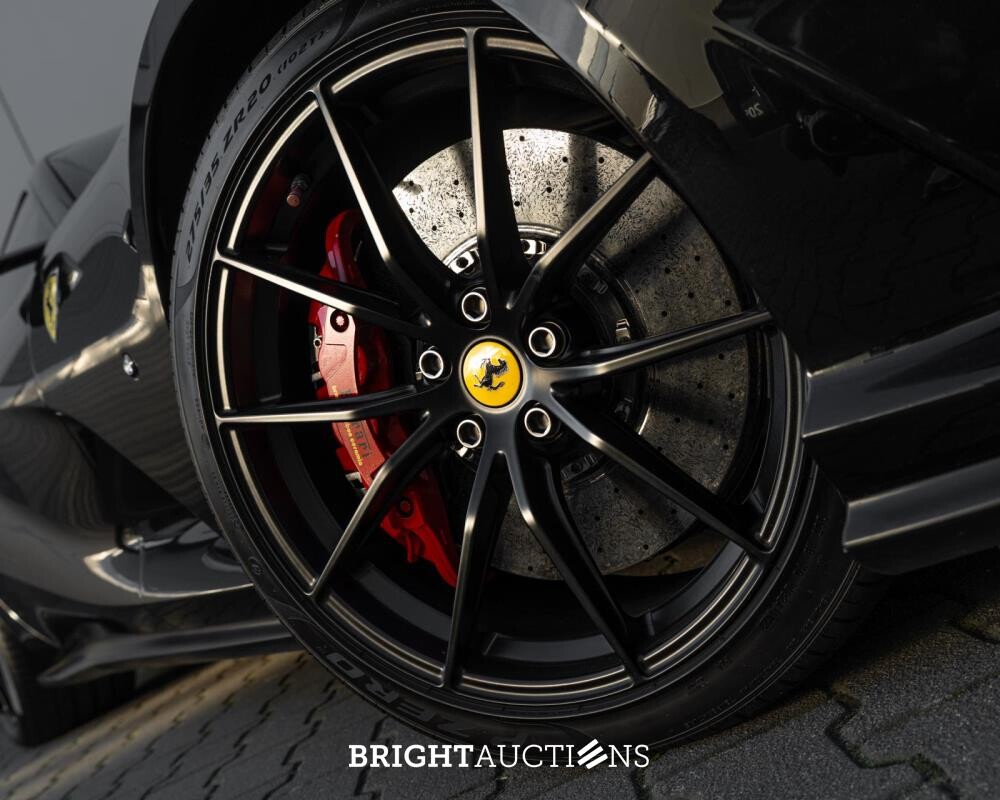 Ferrari 812 Superfast 6.5 V12 HELE 796pk -CARBON- 2022 (GARANTIE)