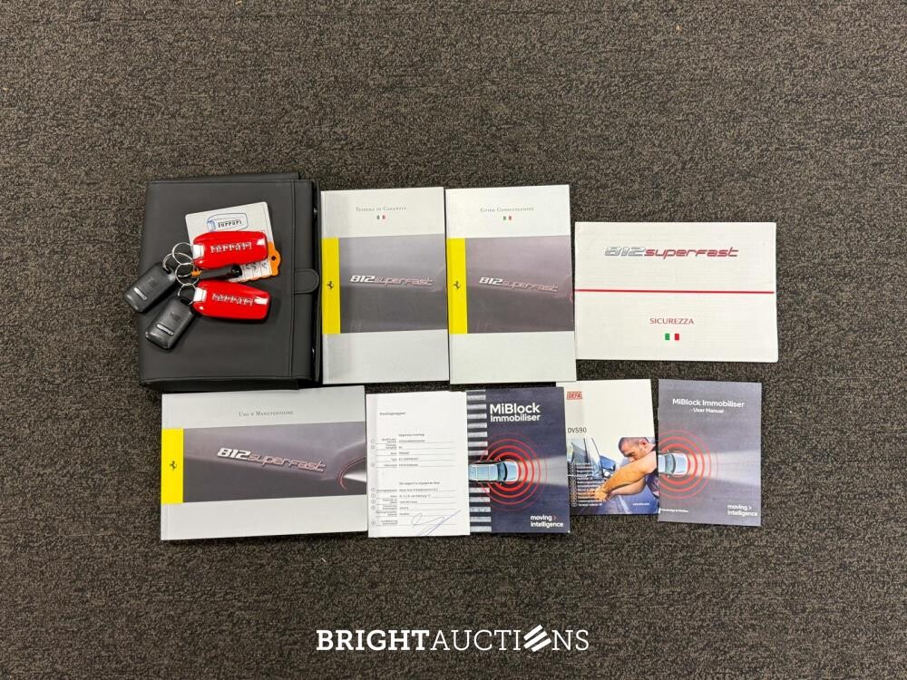 Ferrari 812 Superfast 6.5 V12 HELE 796pk -CARBON- 2022 (GARANTIE)