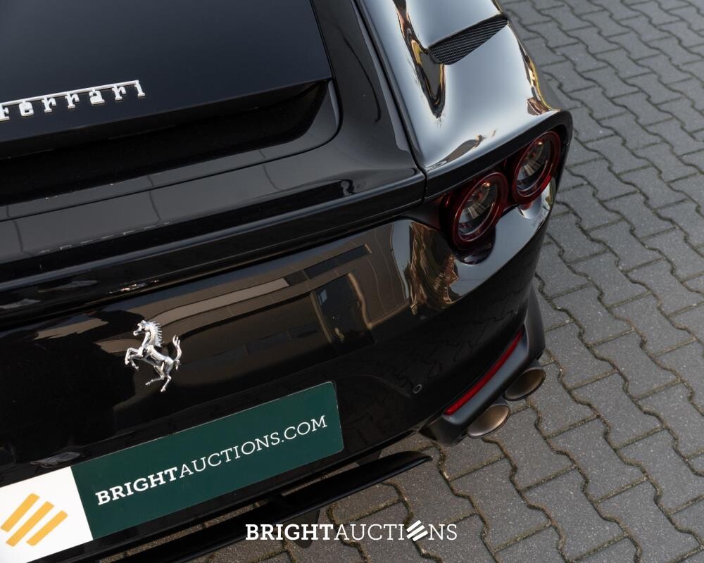 Ferrari 812 Superfast 6.5 V12 HELE 796pk -CARBON- 2022 (GARANTIE)