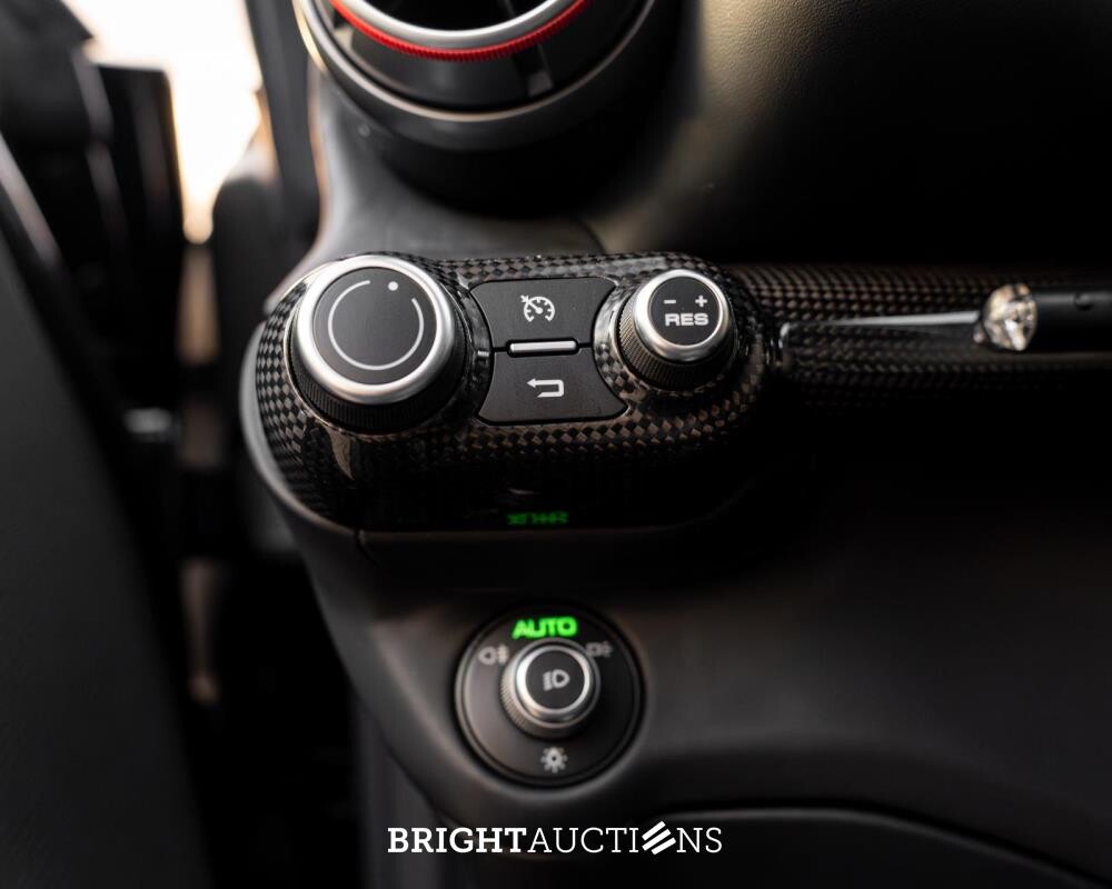 Ferrari 812 Superfast 6.5 V12 HELE 796pk -CARBON- 2022 (GARANTIE)