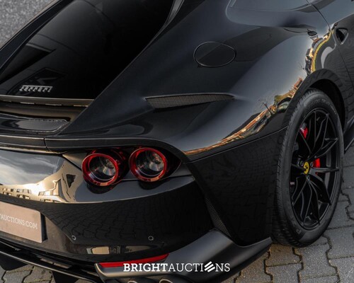Ferrari 812 Superfast 6.5 V12 HELE 796pk -CARBON- 2022 (GARANTIE)