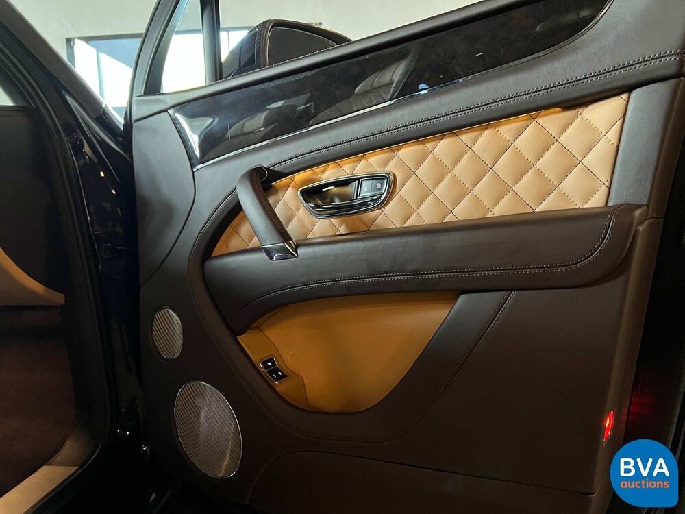 Bentley Bentayga 6.0 V12 Erstausgabe 608PS 2016, P-569-DB.