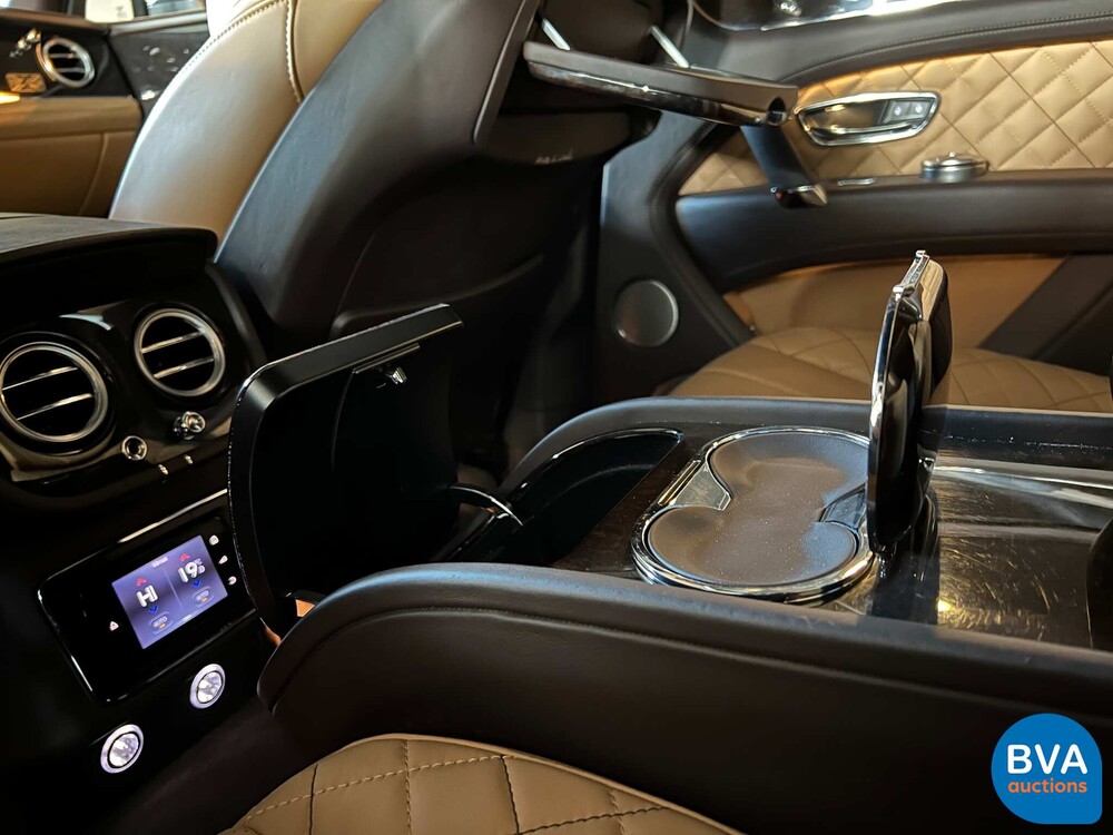 Bentley Bentayga 6.0 V12 Erstausgabe 608PS 2016, P-569-DB.