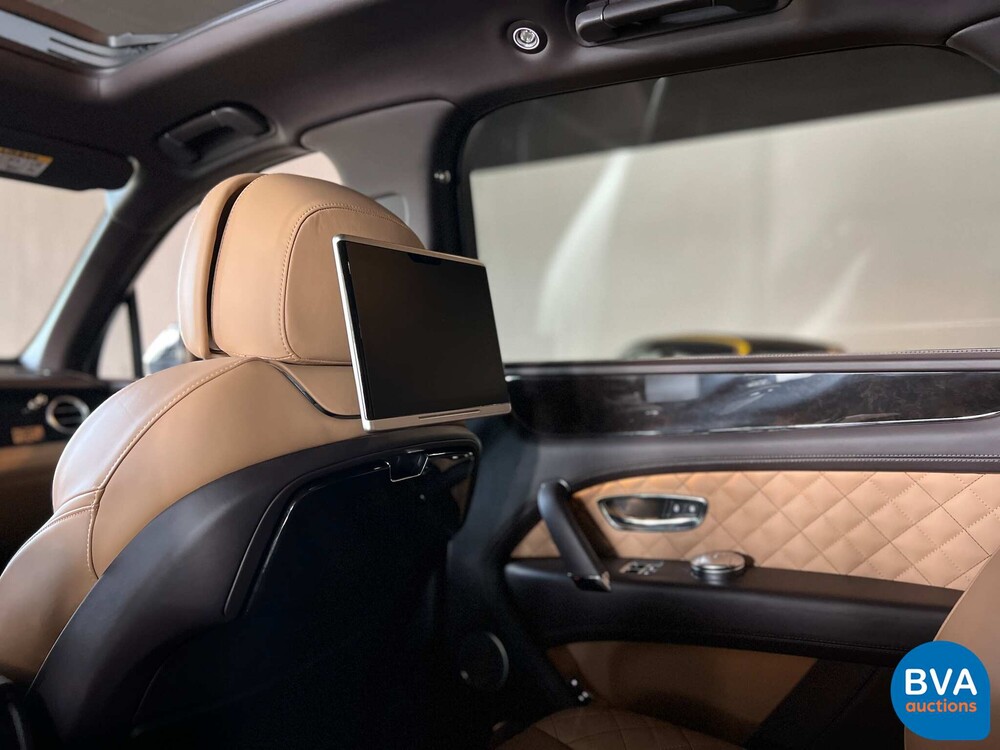 Bentley Bentayga 6.0 V12 Erstausgabe 608PS 2016, P-569-DB.