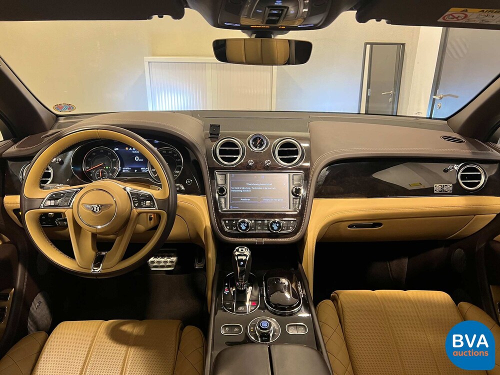 Bentley Bentayga 6.0 V12 Erstausgabe 608PS 2016, P-569-DB.