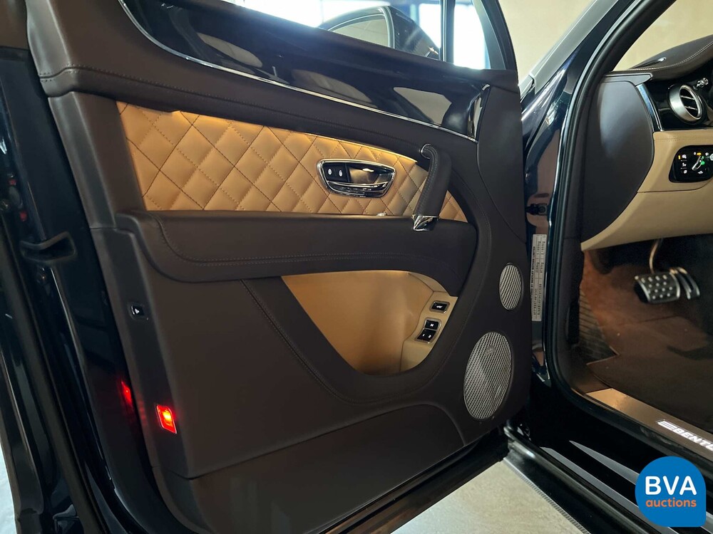 Bentley Bentayga 6.0 V12 Erstausgabe 608PS 2016, P-569-DB.