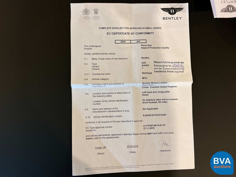 Bentley Bentayga 6.0 V12 Erstausgabe 608PS 2016, P-569-DB.