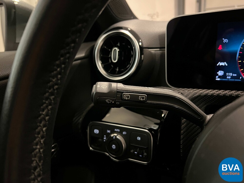 Mercedes-Benz A180d Launch Edition Premium Plus NW-MODELL 116pk 2019 A-Klasse, N-688-GB.