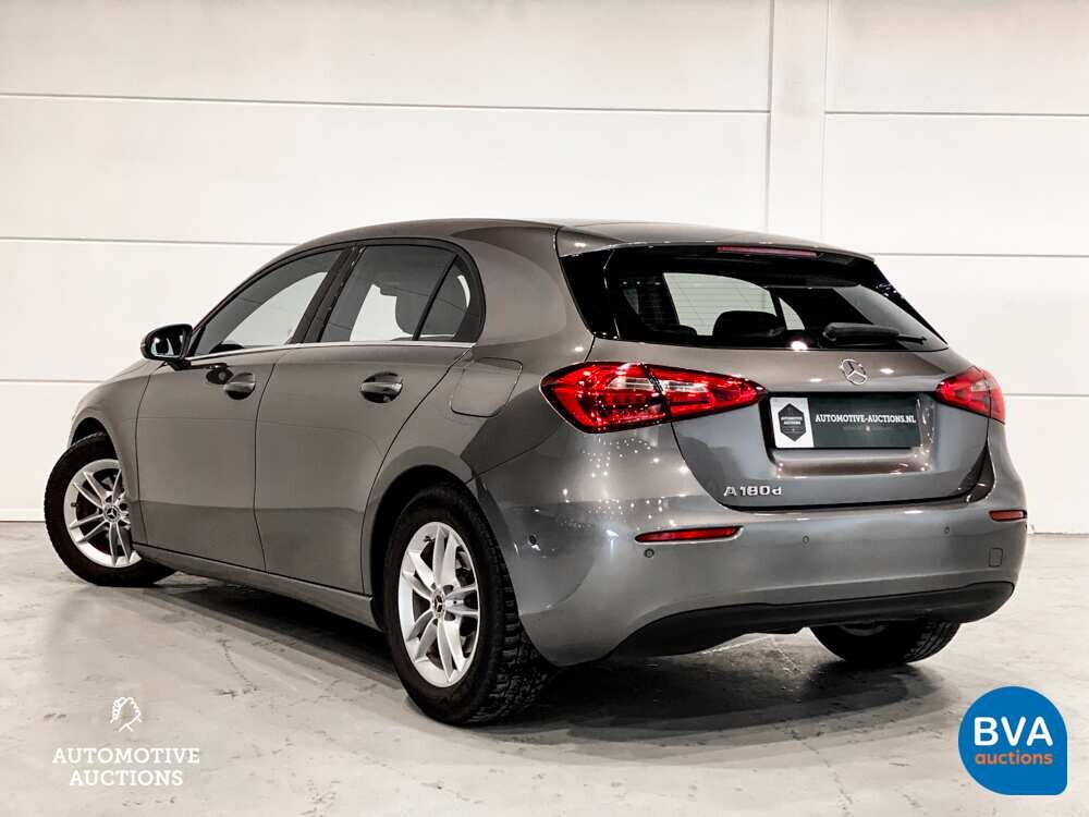 Mercedes-Benz A180d Launch Edition Premium Plus NW-MODELL 116pk 2019 A-Klasse, N-688-GB.