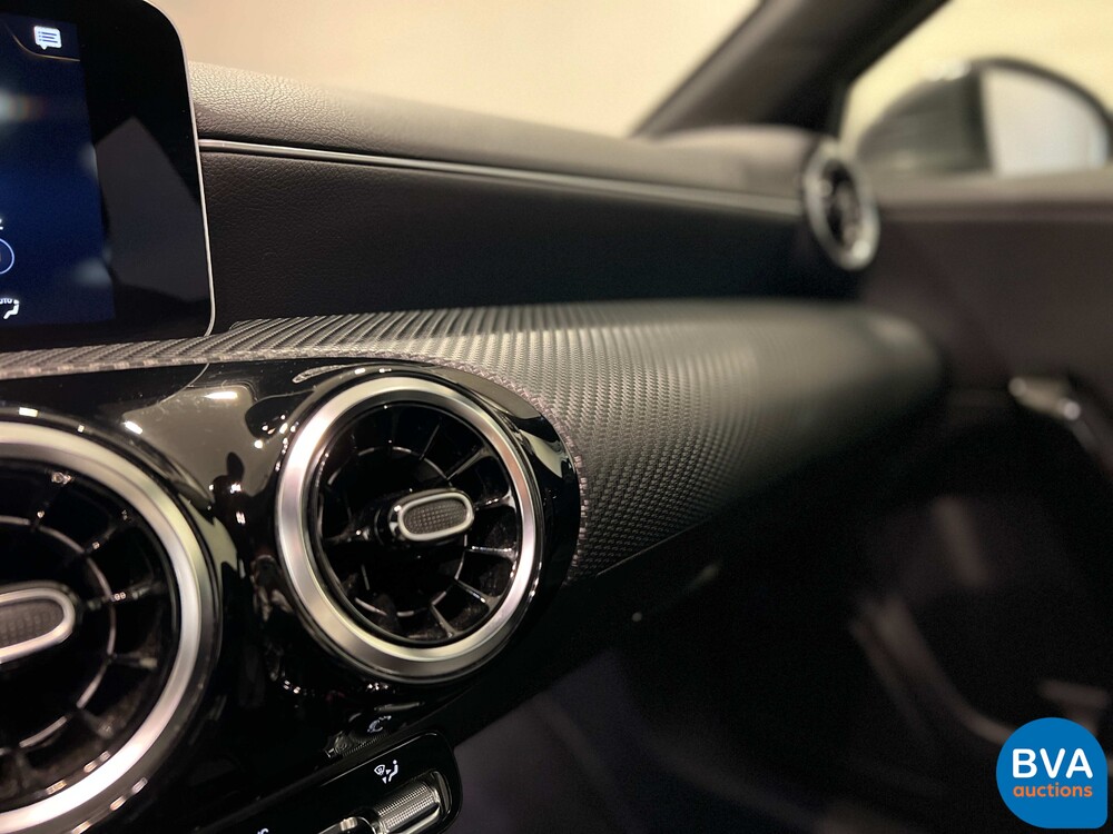 Mercedes-Benz A180d Launch Edition Premium Plus NW-MODELL 116pk 2019 A-Klasse, N-688-GB.