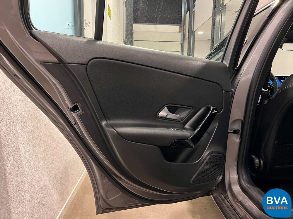 Mercedes-Benz A180d Launch Edition Premium Plus NW-MODELL 116pk 2019 A-Klasse, N-688-GB.