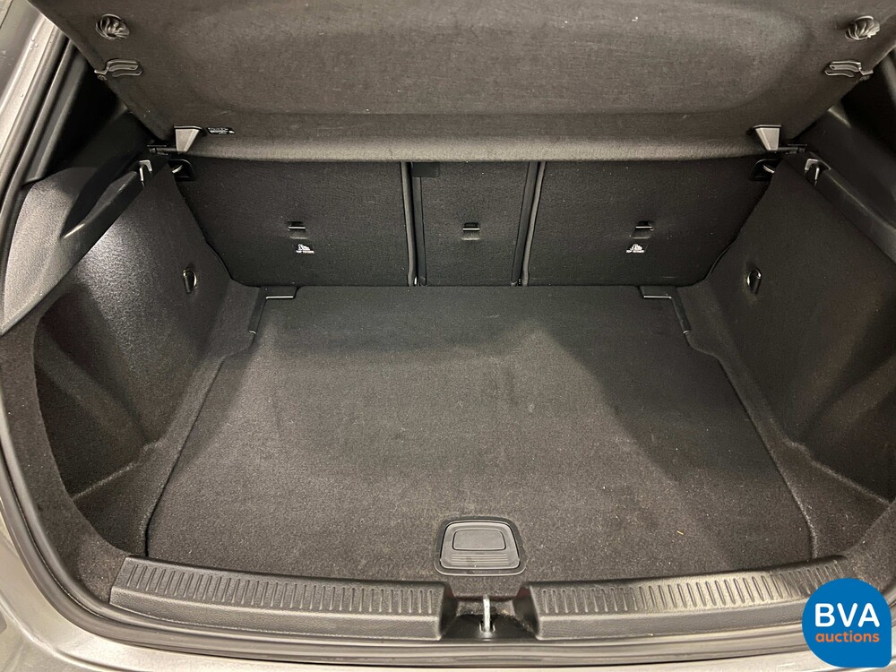 Mercedes-Benz A180d Launch Edition Premium Plus NW-MODELL 116pk 2019 A-Klasse, N-688-GB.