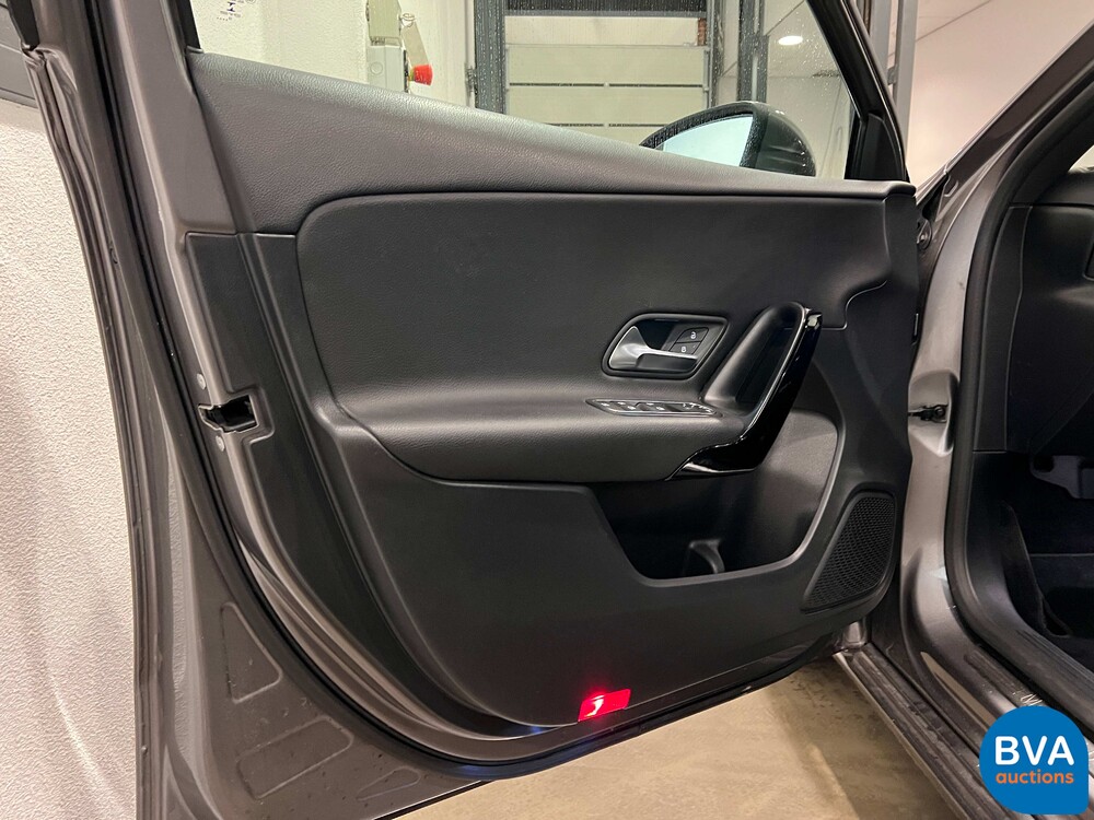 Mercedes-Benz A180d Launch Edition Premium Plus NW-MODELL 116pk 2019 A-Klasse, N-688-GB.